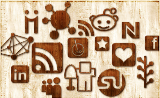Iconos de redes sociales de madera